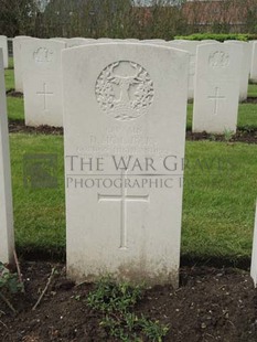 BROWN'S ROAD MILITARY CEMETERY, FESTUBERT - BAIN, DAVID McLAREN